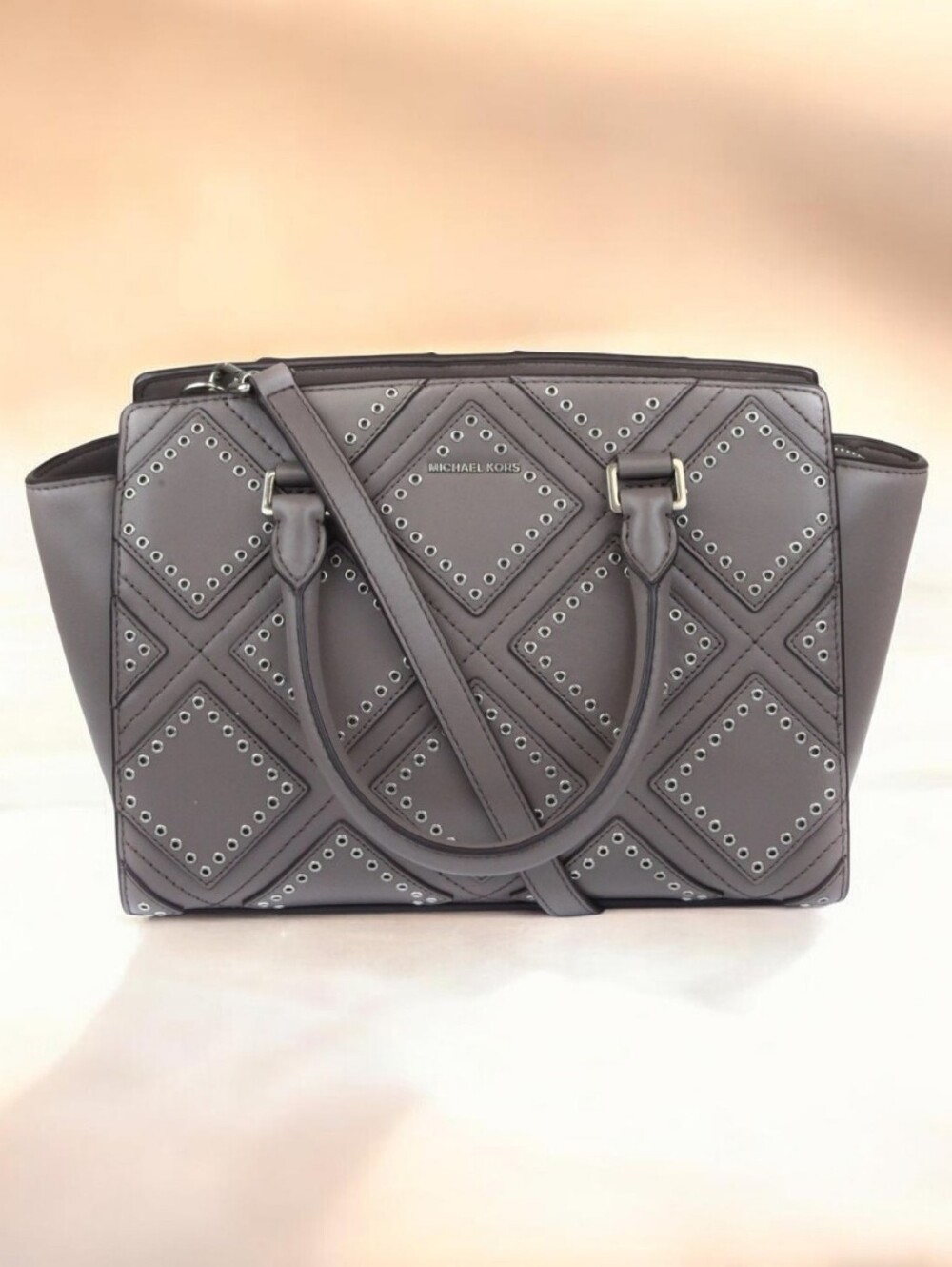 MICHAEL KORS EUC! SELMA DIAMOND GROMMET MEDIUM SATCHEL BAG - CINDER GREY